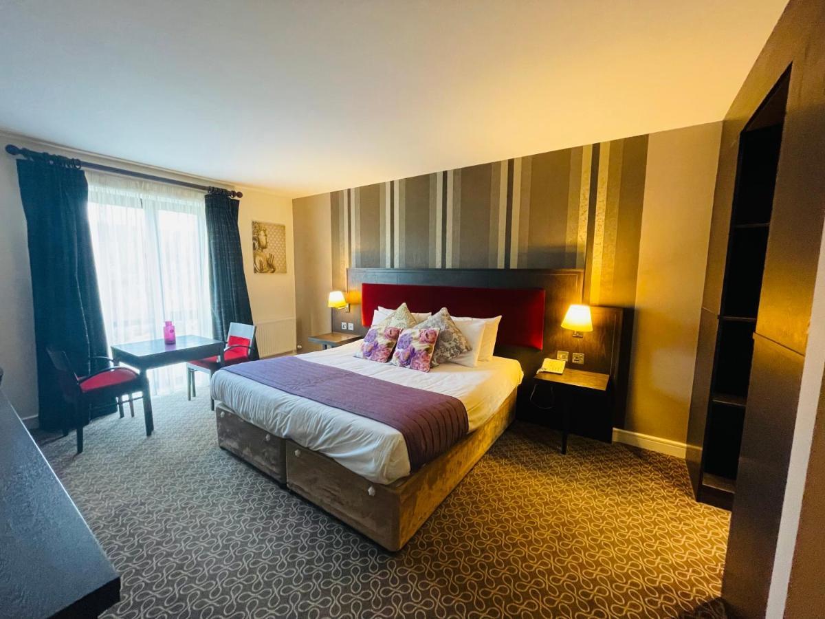 Burren Atlantic Hotel & Holiday Cottages Баливоган Екстериор снимка