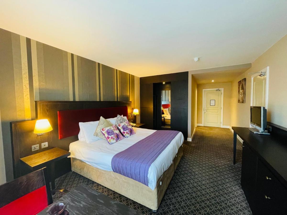 Burren Atlantic Hotel & Holiday Cottages Баливоган Екстериор снимка