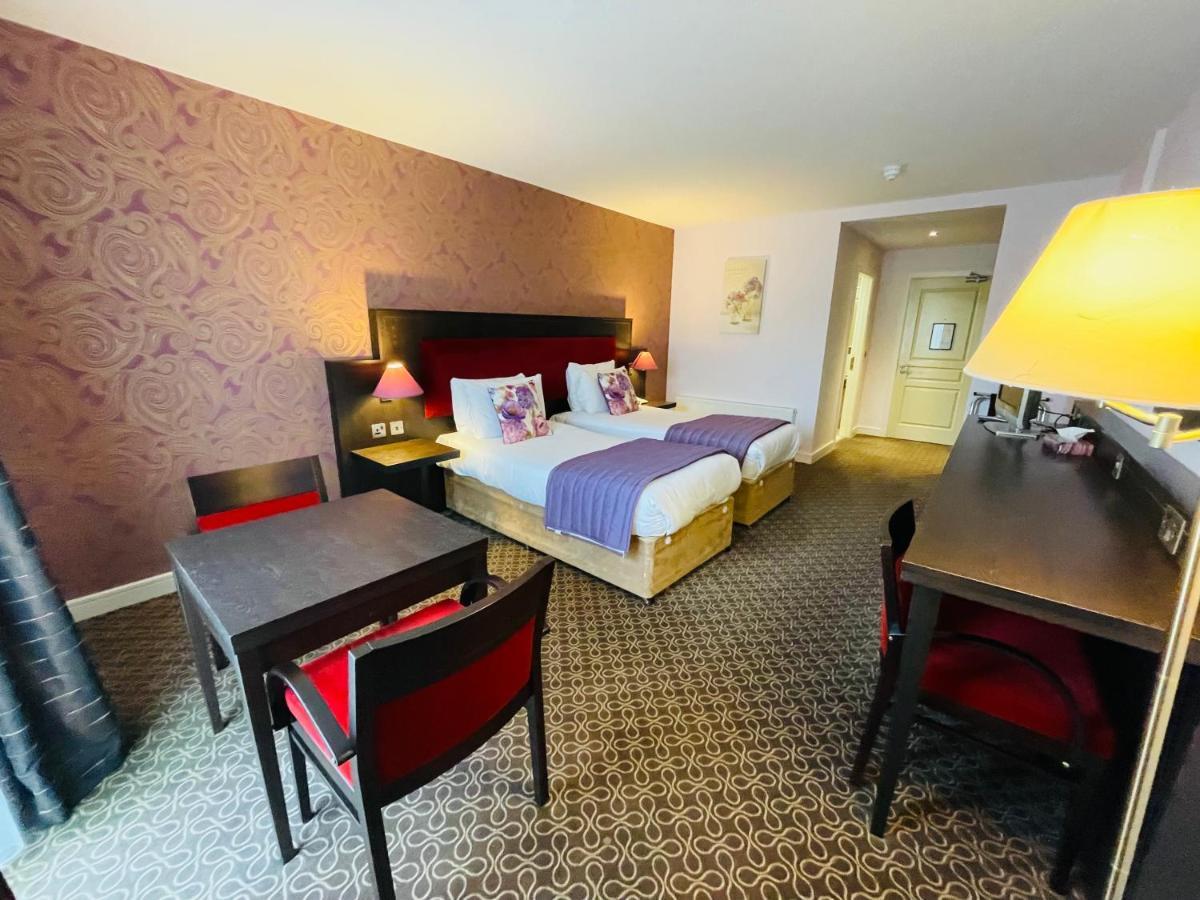 Burren Atlantic Hotel & Holiday Cottages Баливоган Екстериор снимка