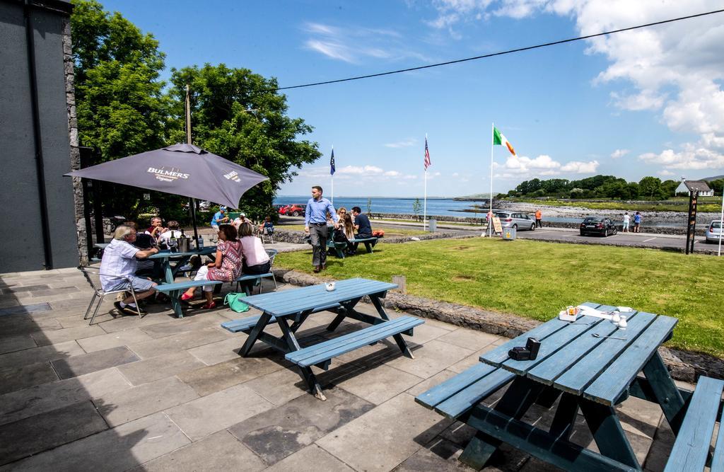 Burren Atlantic Hotel & Holiday Cottages Баливоган Екстериор снимка