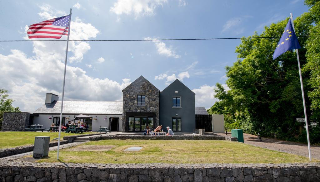 Burren Atlantic Hotel & Holiday Cottages Баливоган Екстериор снимка